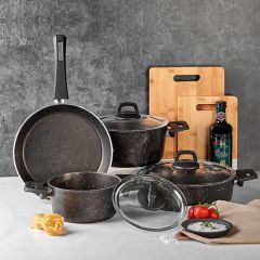 New 7 Piece Cookware Set