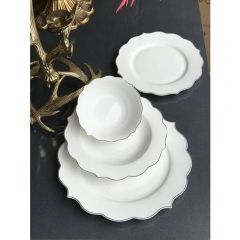 24 Piece Scallop Design Petal Edged Dinnerware Set, Service For 6