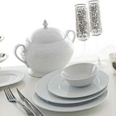 24 Piece Porcelain Dinnerware, Service for 6