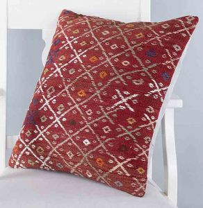 Rug Patterned Hand Woven Cushion  - 50x50 – Red Pillows